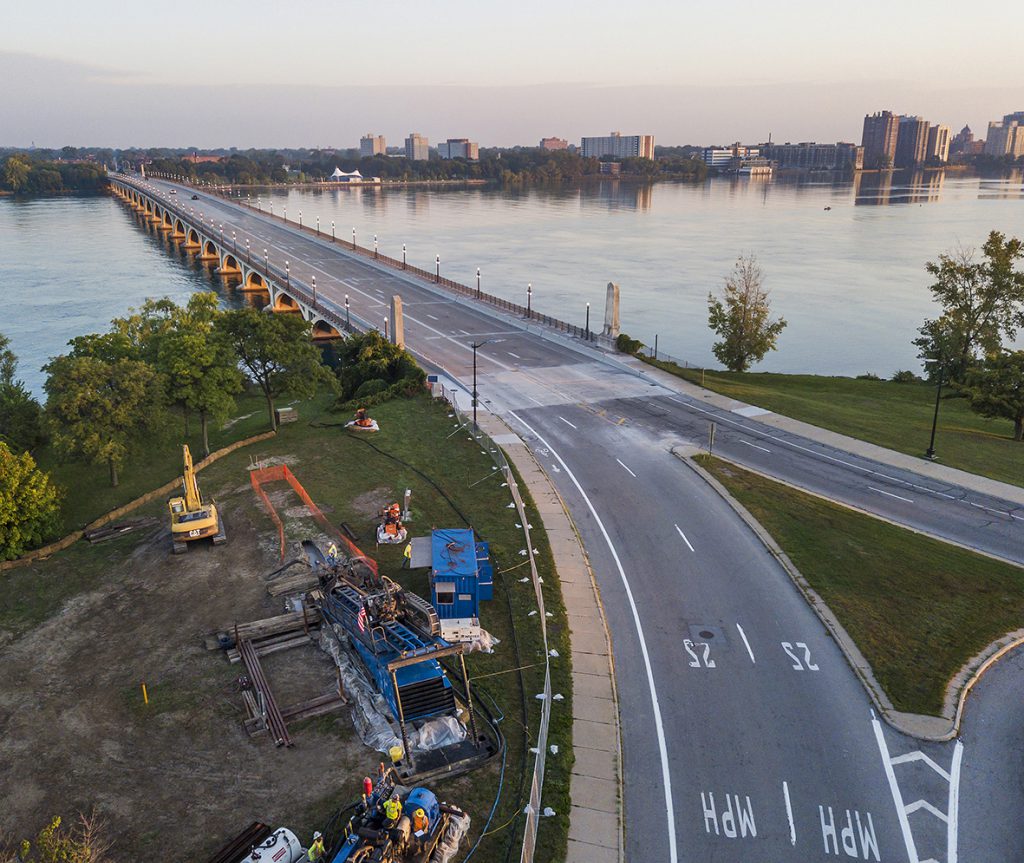 Using horizontal directional drilling, Kiewit is installing new underground distribution lines as part of a major renovation project along the Detroit River.