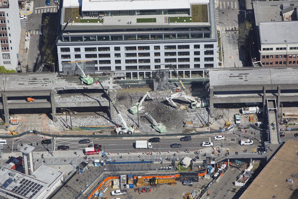 These photos show just how close the viaduct was to buildings and nearby surface streets, making it more critical that the project team mitigate the effects of vibration, noise and dust.