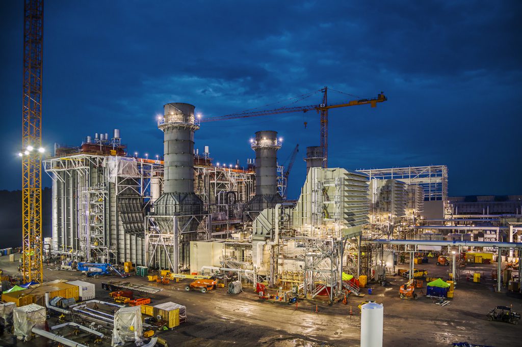 Kiewit design engineers and construction teams worked together on Kentucky’s Paradise Combined Cycle Project in Drakesboro, Kentucky. Design began in Lenexa, Kansas, eight months before Kiewit started replacing Tennessee Valley’s two oldest coal-fired plants with a natural gas plant.