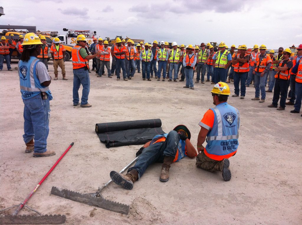 A CVIS team on the Tampa Bay Water Reservoir project provides emergency response training to prepare coworkers for a potential medical emergency on the job.