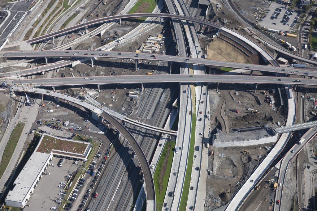 An aerial view of the new ramps at the heart of the Turcot Interchange. 