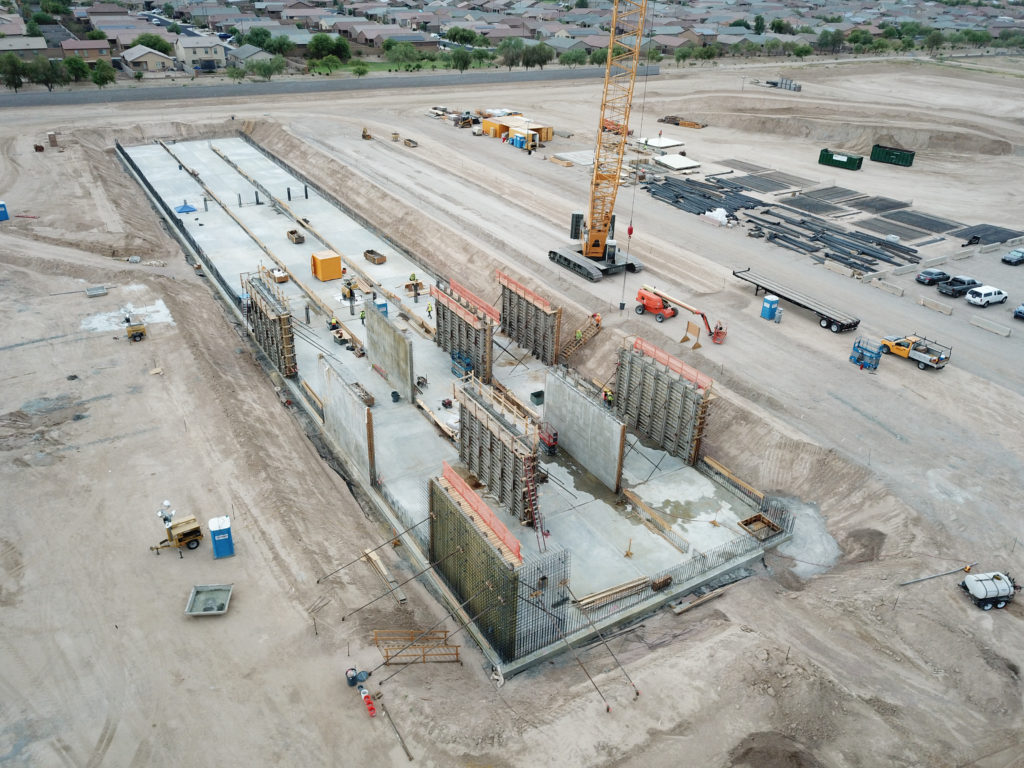 Serving the rapidly growing city of Buckeye, Arizona, Kiewit’s construction crews built the walls of the new 4 million gallon treated water reservoir, which is part of the Jackie A. Meck Water Campus.