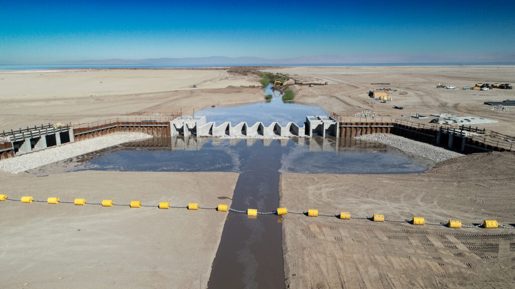 Crews built a new diversion structure, which diverts water from the New River to mixing basins, where it is mixed with water that’s pumped from the Salton Sea before entering the habitat’s ponds.